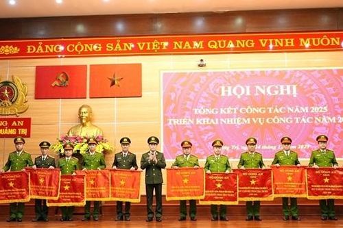 Công an Quảng Trị bám cơ sở thực hiện hiệu quả phong trào 'Ba nhất'