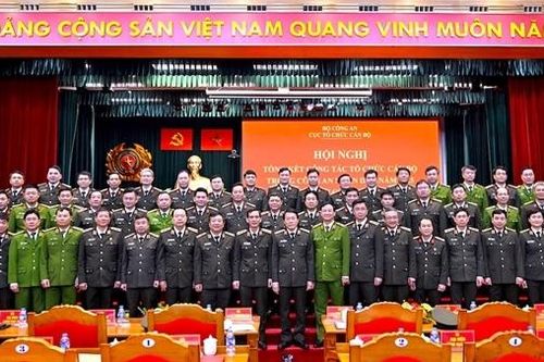 Quyết tâm chính trị cao nhất, hoàn thành xuất sắc nhiệm vụ công tác cán bộ