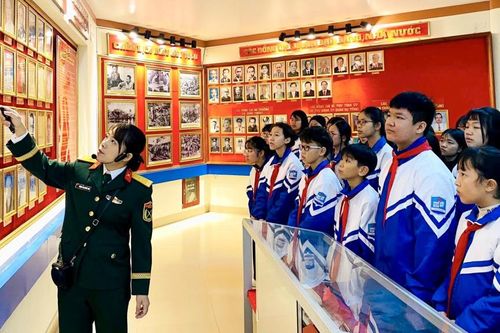 Giáo dục truyền thống yêu nước, cách mạng cho học sinh