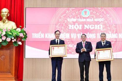 Khen thưởng nhiều tập thể, cá nhân của Kiểm toán nhà nước có thành tích xuất sắc