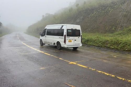 Đèo Khánh Lê thông xe ban ngày sau một tháng khắc phục sạt lở nghiêm trọng