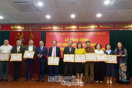 Chi bộ cơ quan Hội Vô tuyến - Điện tử Việt Nam hoàn thành xuất sắc nhiệm vụ năm 2025