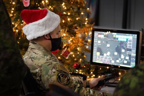 Để phát quà khắp thế giới, ông già Noel phải di chuyển nhanh đến mức nào?