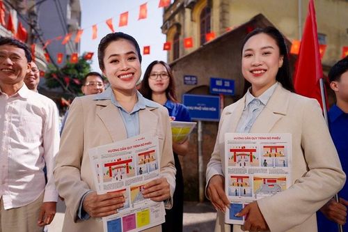 Ra mắt dự án âm nhạc 'Ý Đảng - Lòng Dân' của ca sĩ Trần Bích Ngọc