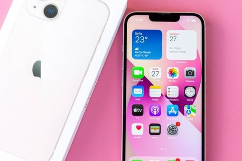 Giá iPhone 13, iPhone 12, iPhone 11 giảm không tưởng, chưa tới 10 triệu đồng vẫn không quá thua iPhone 17, xứng danh bộ 3 iPhone rẻ nhất Việt Nam