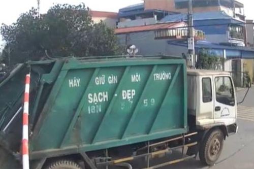Kiến nghị xử lý xe chở rác ở Ninh Bình không chấp hành tín hiệu, đâm hỏng cần chắn tự động đường sắt