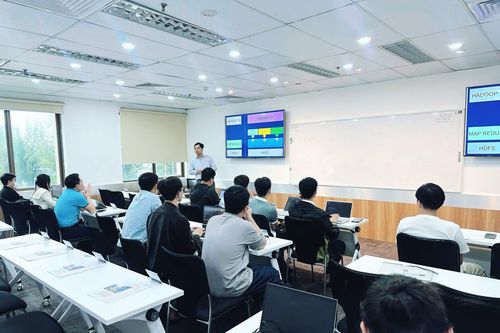 Ngành AI khát nhân lực nhưng sinh viên mới ra trường vẫn khó tìm việc