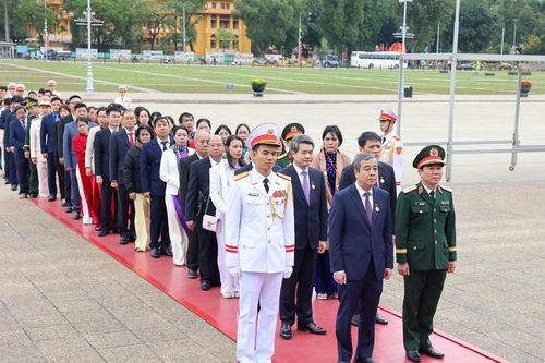 Các điển hình tiêu biểu báo công dâng Bác