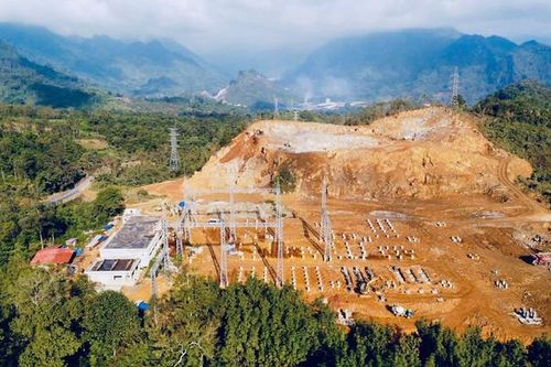 Tập trung cao độ san nền, phá đá tạo mặt bằng thi công TBA 220 kV Phong Thổ