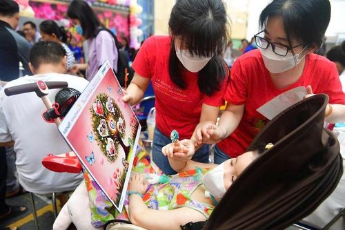 Tìm giải pháp để người dân tiếp cận sớm và bền vững với thuốc mới