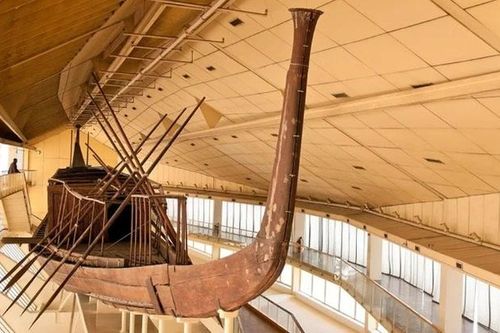 Ai Cập lắp ráp chiếc thuyền cổ 4500 năm của Pharaoh Khufu