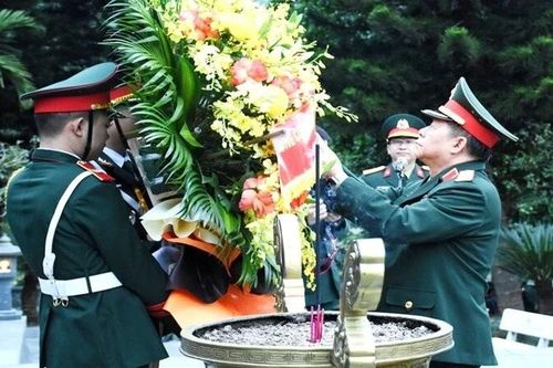 Đại tướng Nguyễn Trọng Nghĩa dẫn đầu đoàn công tác về nguồn tại Thái Nguyên