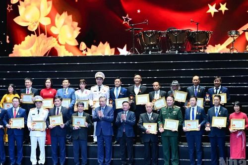 Tổng Bí thư Tô Lâm dự Chương trình nghệ thuật chính luận 'Hồ Chí Minh-Hành trình khát vọng'