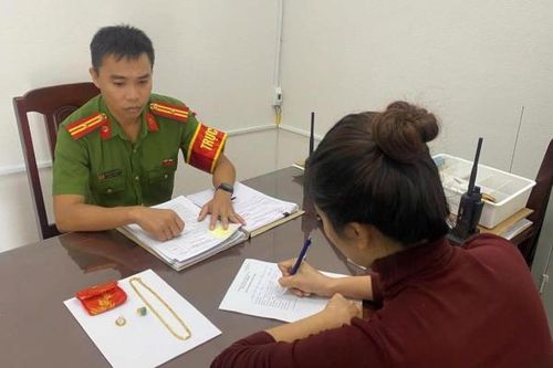 Nữ đạo chích dùng chiêu 'vu hồi' khoắng 19 chỉ vàng của người quen
