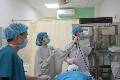 Nội soi thành công dị vật trong phổi người bệnh suốt hơn 20 năm