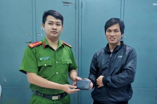 Ví về với chủ!