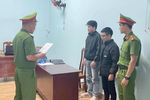 Tóm cả cặp