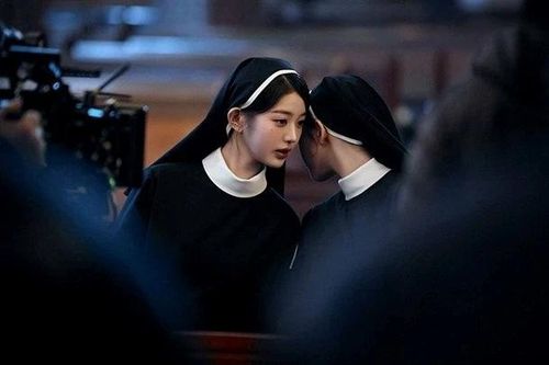 Jang Won Young 'gây bão' mạng xã hội với visual trong 'Câu chuyện cổ tích thành phố của Shin Woo Seok'