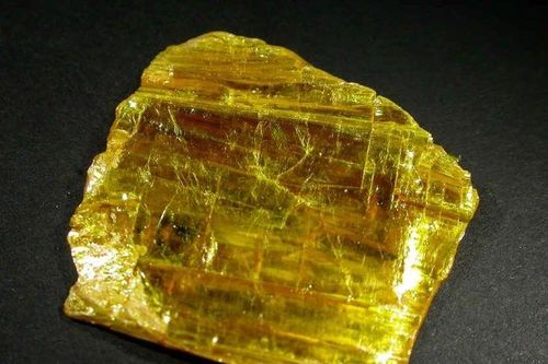 Khoáng vật dễ nhầm lẫn là vàng, nuốt phải có thể mất mạng