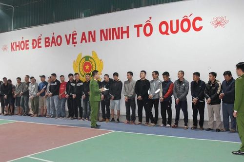 Đột kích sới gà, bắt 28 đối tượng đánh bạc dưới hình thức đá gà ăn tiền