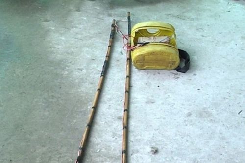 Hai người đàn ông ở Lào Cai bị phạt 4 triệu vì dùng kích điện bắt cá