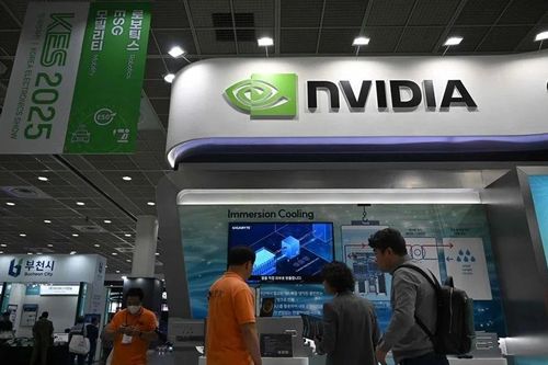 Vì sao Trung Quốc dè chừng chip H200 dù Mỹ đã nới lỏng?