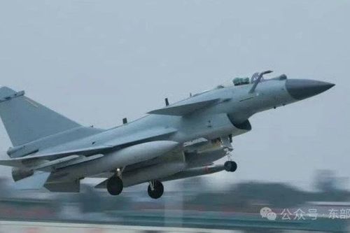 Tiêm kích J-10C Trung Quốc lần đầu tích hợp tên lửa đạn đạo chống hạm