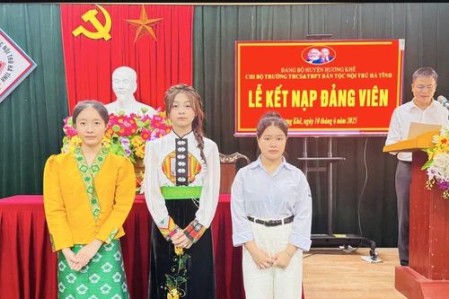 Giữ lửa trí thức dưới chân dãy Trường Sơn