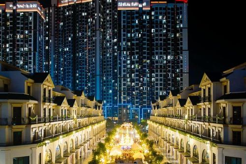 Hàng ngàn du khách hòa mình vào không khí lễ hội Giáng Sinh tại tâm điểm thương mại - dịch vụ - giải trí Malibu Walk