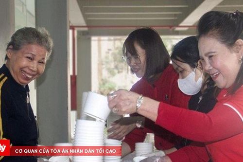 Mỗi suất cơm, một niềm tin
