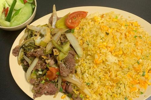 Cơm rang dưa bò giàu năng lượng, 3 nhóm người nên cân nhắc khi ăn