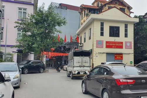 Làm rõ vụ tài xế ô tô hành hung nam thanh niên ở Hà Nội vì bị nhắc không đỗ xe