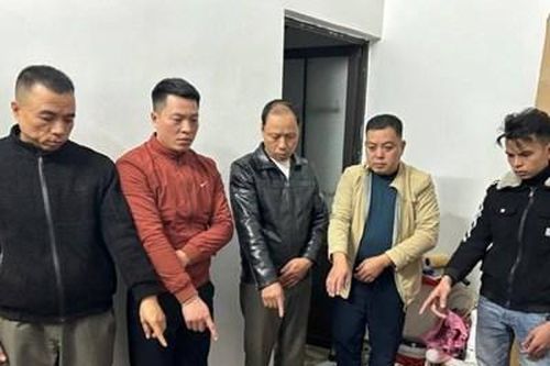 Phê chuẩn khởi tố 5 đối tượng đánh bạc bằng hình thức đánh sâm