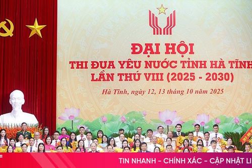 Đoàn đại biểu Hà Tĩnh hướng về Đại hội Thi đua yêu nước toàn quốc lần thứ XI