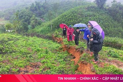 Lên phương án xử lý sự cố nứt đồi ở xã Sơn Kim 2
