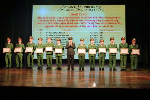 Công an phường Hai Bà Trưng: Giữ vững 'điểm sáng' an ninh, tiên phong chuyển đổi số