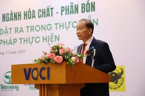 Xanh hóa ngành công nghiệp hóa chất và phân bón