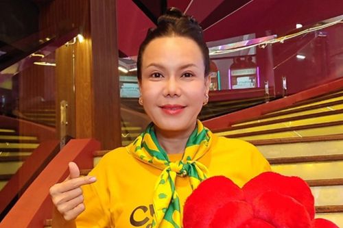 Ngỡ ngàng về xe sang 2,2 tỷ của Việt Hương