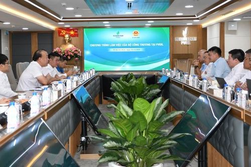 Bộ Công Thương làm việc với PVOIL về đảm bảo nguồn cung xăng dầu dịp Tết 2026