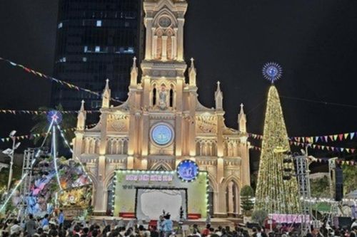 Đà Nẵng: Người dân, du khách từng bừng đón lễ Giáng sinh