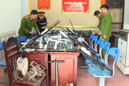 Bắt giữ 42 đối tượng mua bán vũ khí quân dụng trên không gian mạng