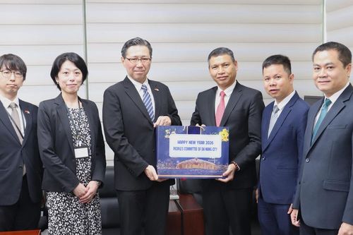 Lãnh đạo thành phố chúc mừng Tổng Lãnh sự Nga và Nhật Bản tại Đà Nẵng nhân dịp đón năm mới 2026