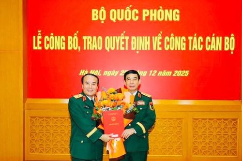 Hai cán bộ Quân khu 5 được phong quân hàm Thiếu tướng