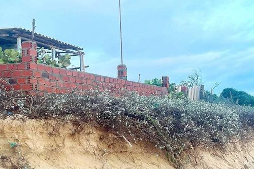 Sớm tái định cư cho người dân vùng triều cường