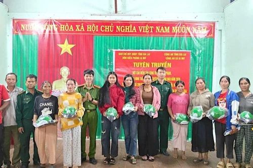 Tuyên truyền pháp luật cho người dân xã biên giới Ia Mơ