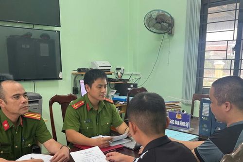 Gia Lai: Tiếp nhận 2 thanh niên thoát khỏi ổ lừa đảo trực tuyến ở Campuchia