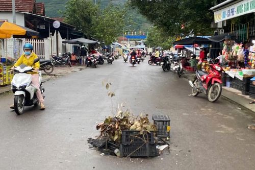 Cần san lấp hố sâu sau lũ lụt