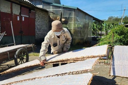 Làng nghề tất bật vào tết