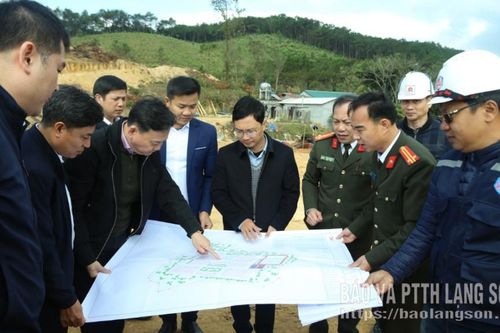 Khảo sát tiến độ thực hiện nhiệm vụ đầu tư xây dựng trường học tại các xã biên giới