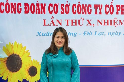 Người phụ nữ hơn 20 năm làm đẹp cho xứ ngàn hoa